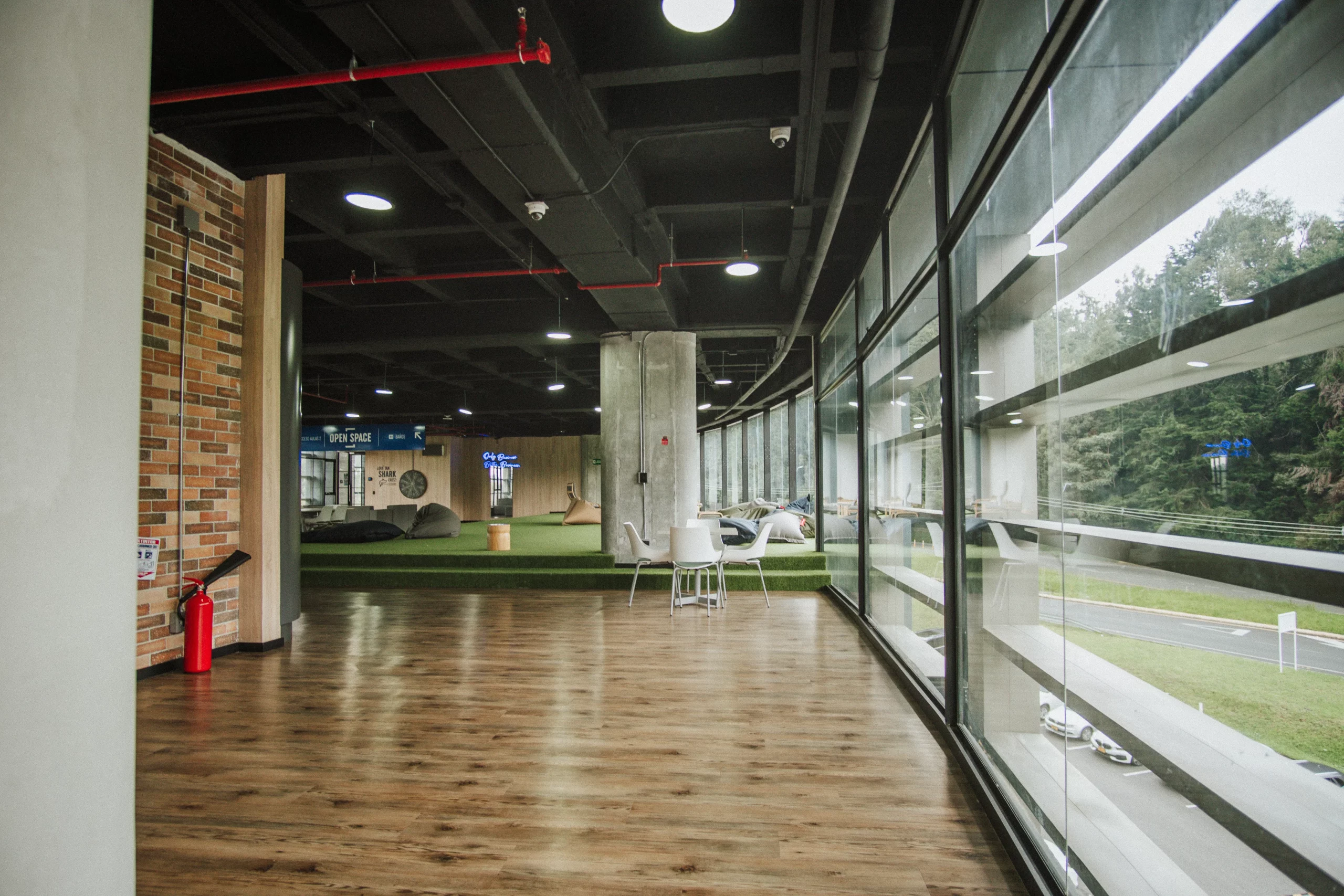 Pasillo hacia open space